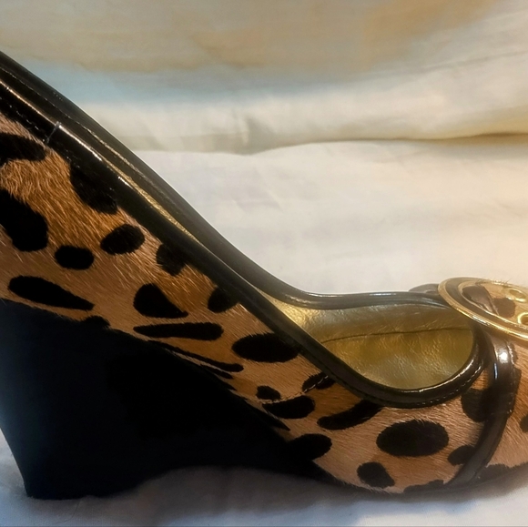 Steve Madden Trea-P Leather Leopard Hair Round Buckle Toe Wedge Heels Size 6 - Picture 8 of 11